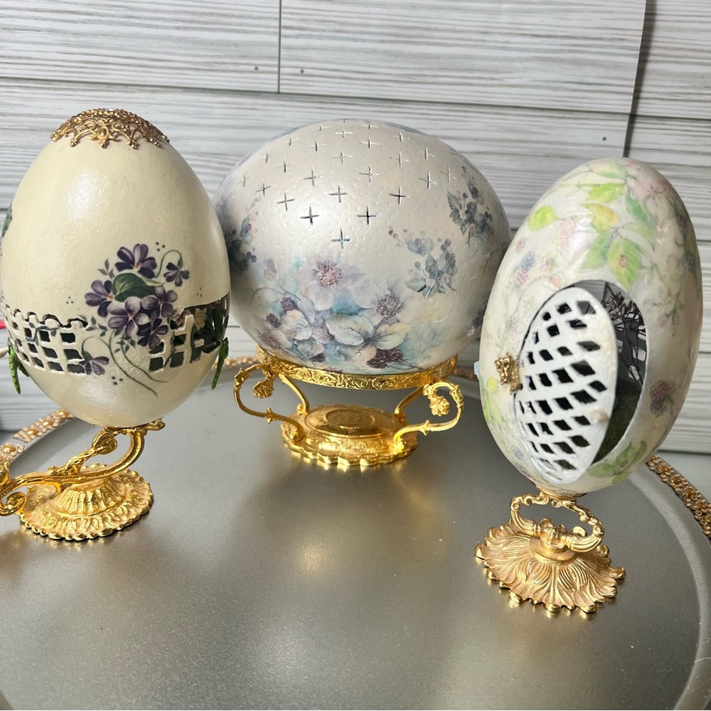 Vintage 3 Easter Egg Carving 3D Victorian Ceramic Faux Gold Stand Floral display - Picture 6 of 17
